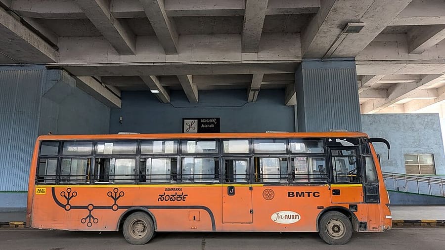 Mini bus